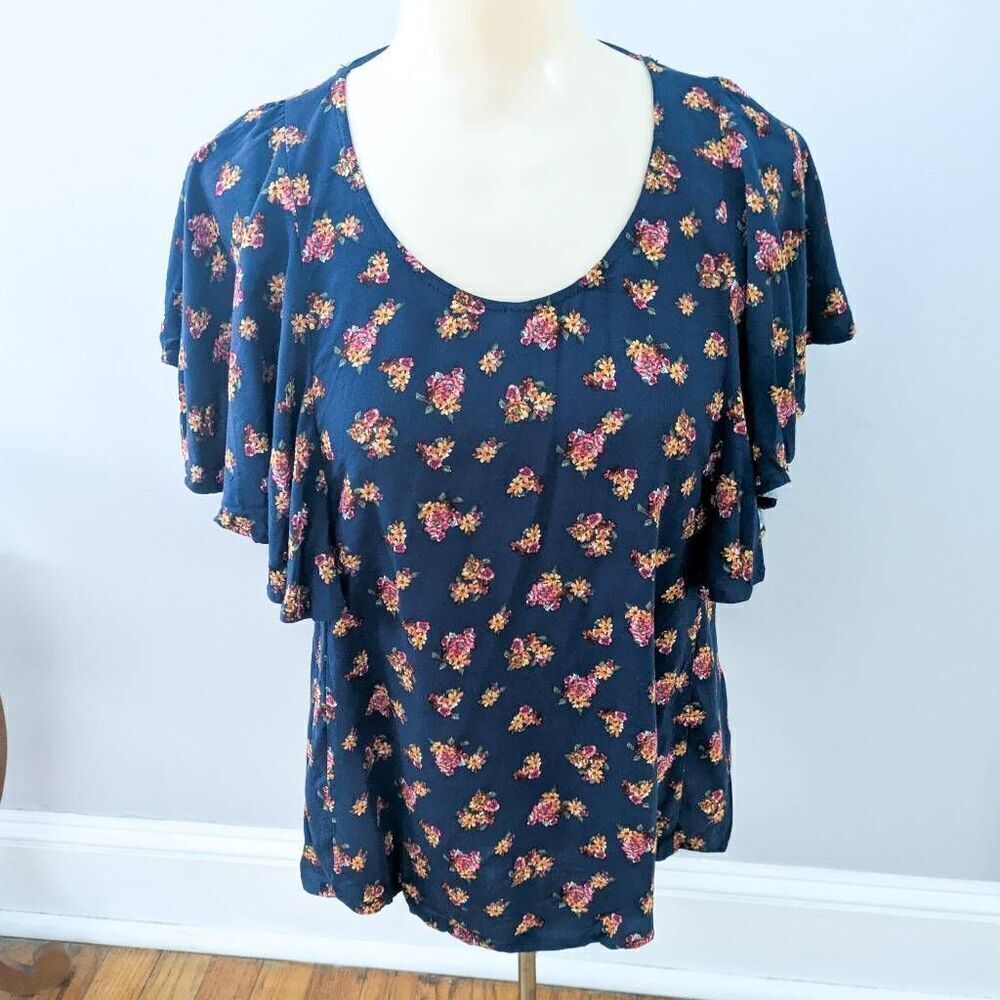 Xhilaration Blue Floral Flutter Sleeve Top - Picture 3 of 5